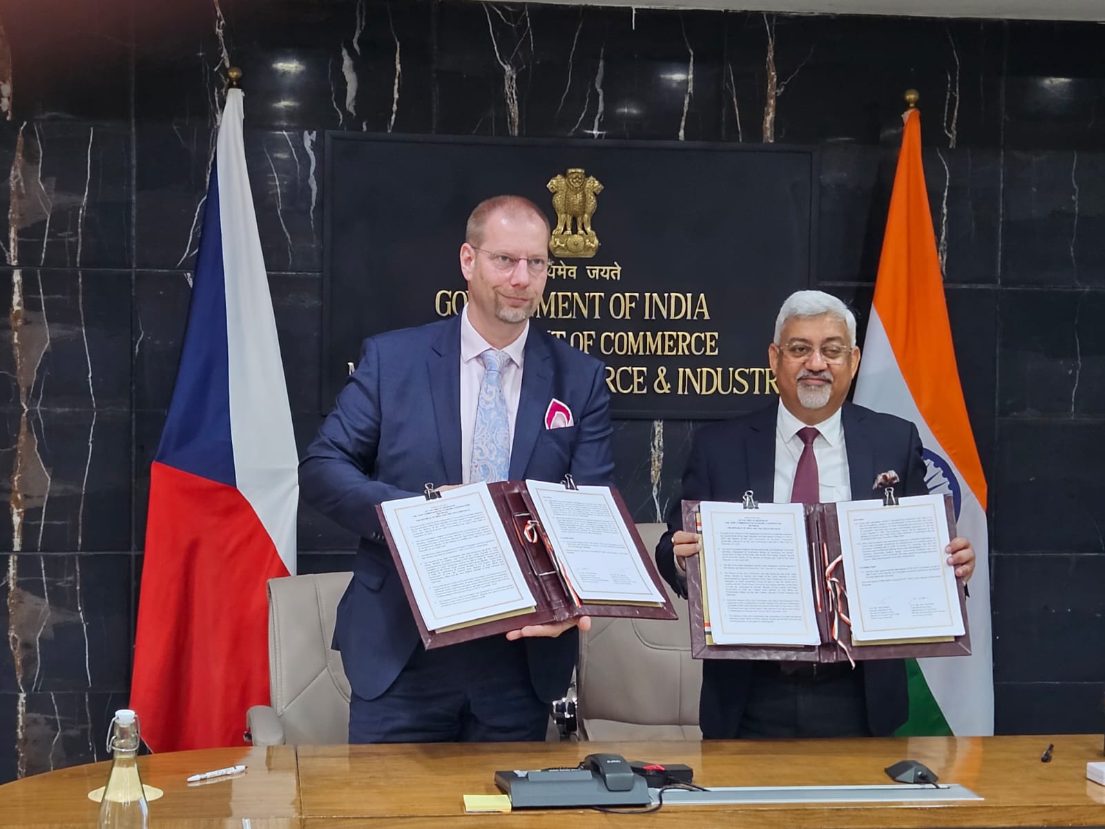 6. Podpis protokolu z 12. zasedání Česko indické smíšené komise v Dillí