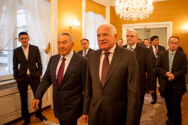 prezident republiky Kazachstán, N.A. Nazarbajev se svým českým protějškem Václavem Klausem