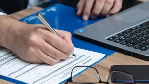 Podnikatelské svazy žádají odklad směrnice o transparentnosti odměňování a odmítnutí směrnice o právu na odpojení