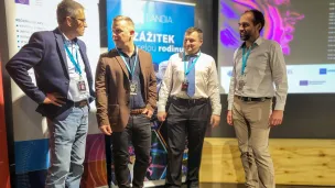 iqlandia_ai-ve-vyrobe_1b.jpg
