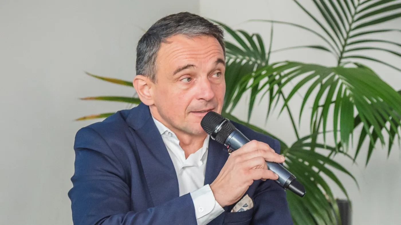 Tomáš Kolář, Linet