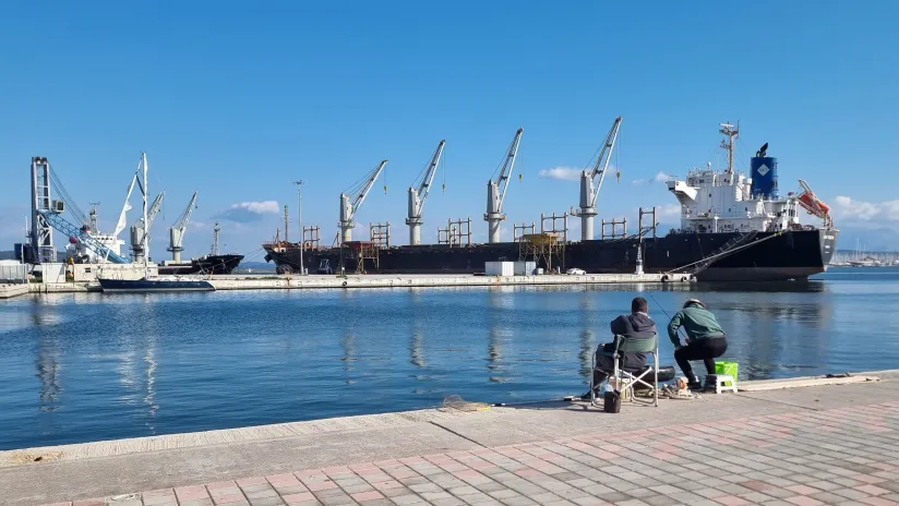 USA zavádějí dočasné dovozní clo po rozhodnutí Nejvyššího soudu. Další vývoj zůstává nejistý